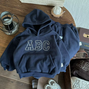 Comfy Jungen-Set | Stilvolles, mit Fell gefüttertes ABC-Buchstaben-Hoodie mit Hosen-Set