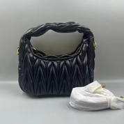 Brigitte Umhängetasche | Elegante Designer-Schultertasche in hochwertiger Qualität