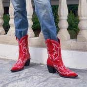 Lena Cowboy Stiefel | Stilvolle Stiefel aus Kunstleder mit Absatz und spitzer Zehe