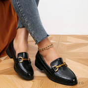 Sophia Loafers | Metallische Kettendetails bei flachen Damenloafers