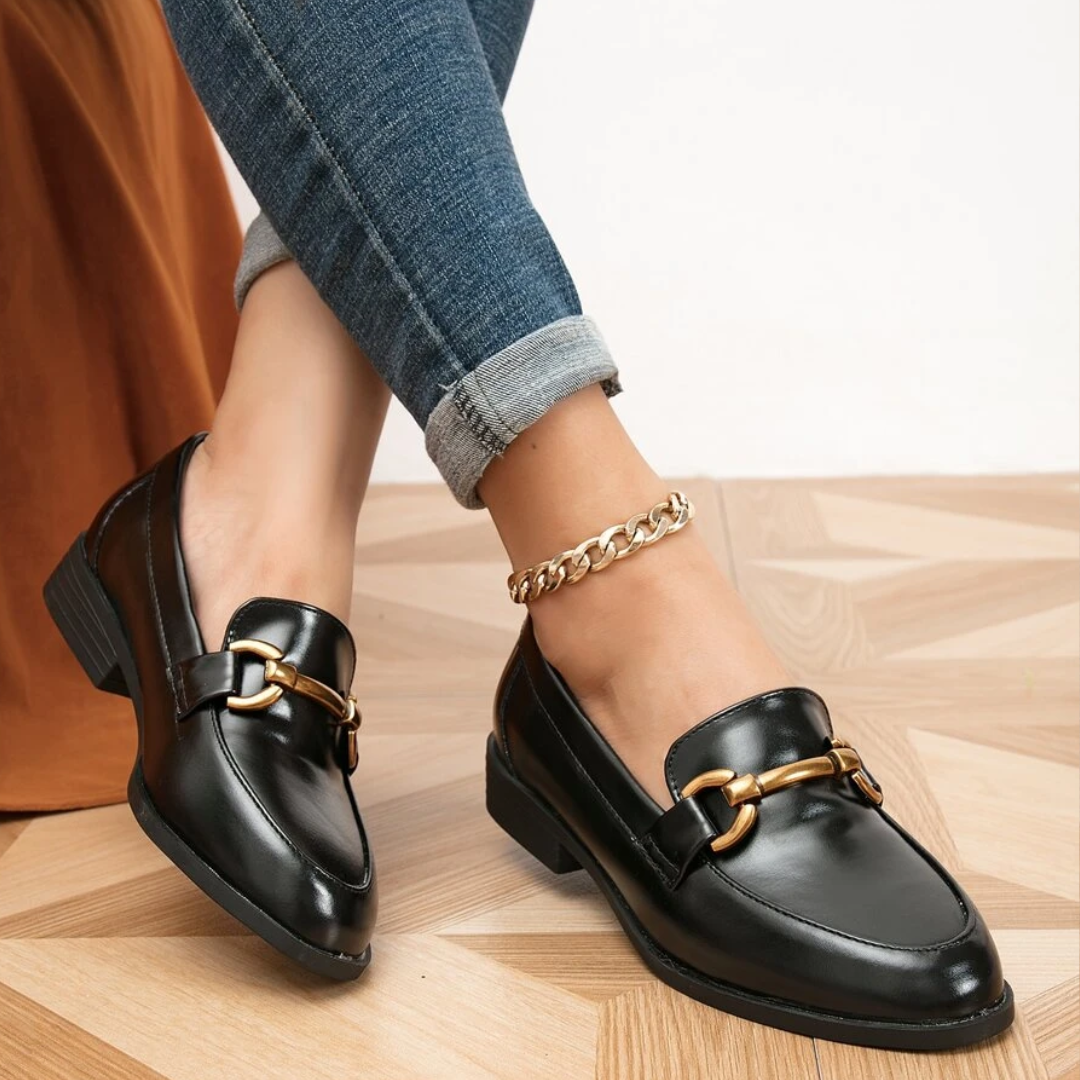 Emilia Loafer | Damen-Metallic-Kettenverzierungslatscher