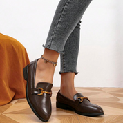 Emilia Loafer | Damen-Metallic-Kettenverzierungslatscher