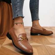 Sophia Loafers | Metallische Kettendetails bei flachen Damenloafers