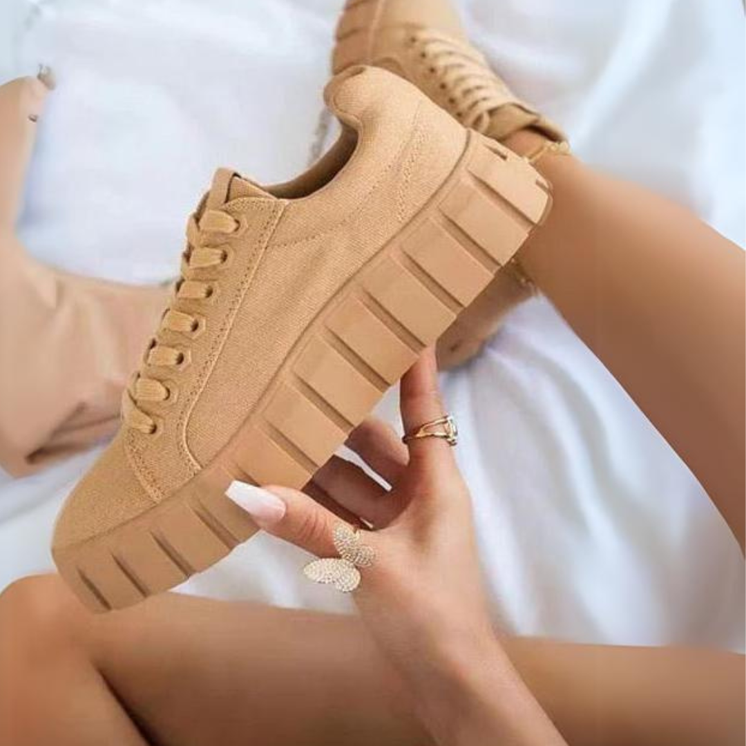 Laura Sneakers | Bequeme Schnürsneaker mit dicker Sohle für einen trendigen Look