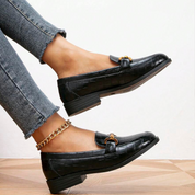 Sophia Loafers | Metallische Kettendetails bei flachen Damenloafers