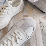 Loeva Sneakers | Retro Flachboden-Sneaker für Frauen