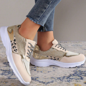 Birgit Sneakers | Schnürschuhe mit einem Hauch von goldenem Glanz