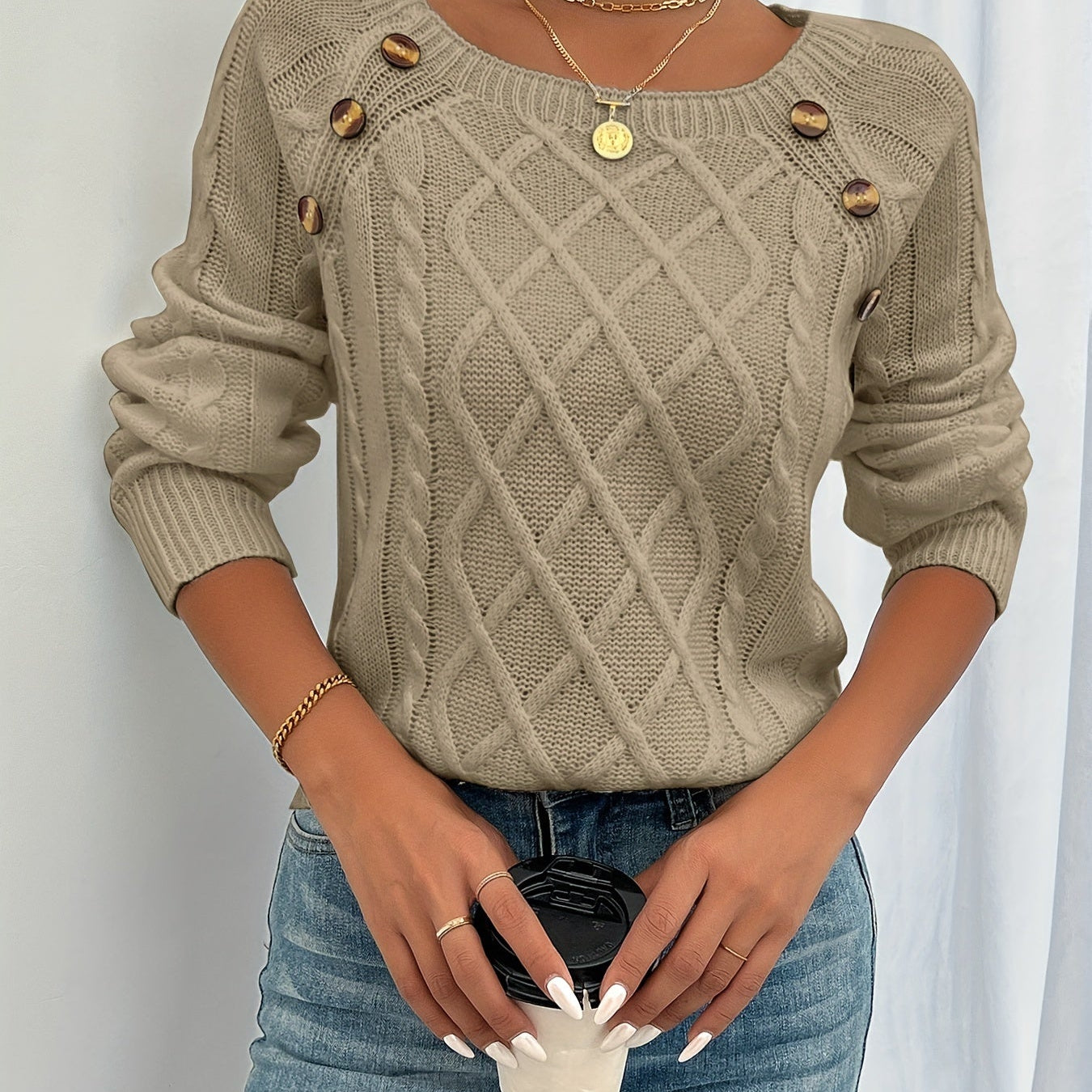 Sara Zopfstrickpullover | Eleganter Zopfstrickpullover mit langen Ärmeln und Knopfdetails